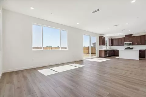Living - 8017 Bordoni Dr, Vallejo, CA 94591 photo 2 of 3
