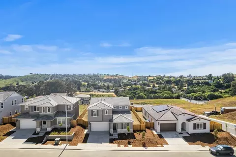 View/Area - 8017 Bordoni Dr, Vallejo, CA 94591 photo 4 of 17