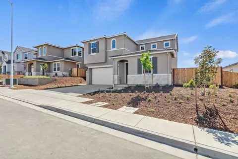 Exterior - 8017 Bordoni Dr, Vallejo, CA 94591 photo 4 of 26