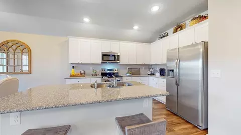 Kitchen - 634 Audrey Dr, Tuttle, OK 73089 photo 1 of 5