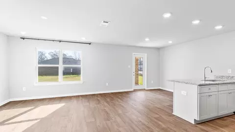 Living - 34 Kings Crossing Dr, Lucedale, MS 39452 photo 2 of 6