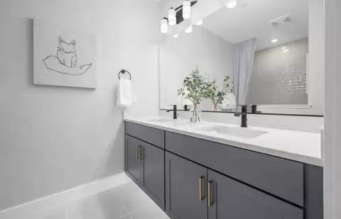 Bath - 17084 Addison Ave, Lathrop, CA 95330 photo 3 of 3