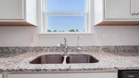 Kitchen - 20 Elderberry St, Freeport, FL 32439 photo 4 of 5