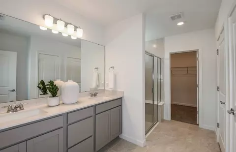 Bath - 3362 Yellow Leaf Cir, Spring Hill, FL 34609 photo 1 of 4