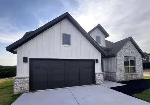 2465 W Lambert Rd, Weatherford, TX 76088