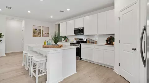 Kitchen - 5113 Flaxleaf St, Saint Cloud, FL 34772 photo 2 of 7