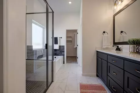 Bath - 7201 E Oakland St, Broken Arrow, OK 74014 photo 1 of 7