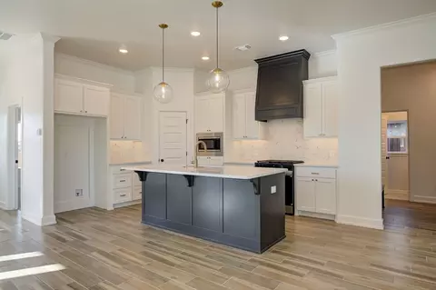 Kitchen - 7201 E Oakland St, Broken Arrow, OK 74014 photo 1 of 6