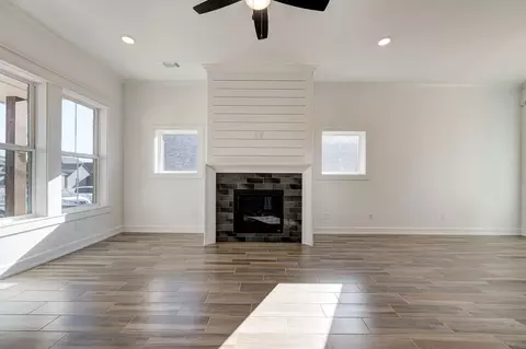 Living - 7201 E Oakland St, Broken Arrow, OK 74014 photo 1 of 4