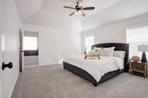 Bedroom - 7201 E Oakland St, Broken Arrow, OK 74014 photo 2 of 9
