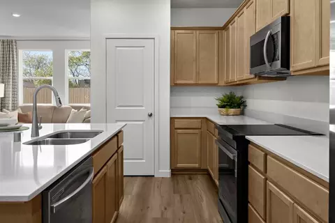Kitchen - 4500 Skating Pl, Rocklin, CA 95677 photo 5 of 9