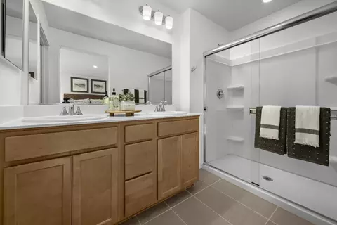 Bath - 4500 Skating Pl, Rocklin, CA 95677 photo 2 of 3