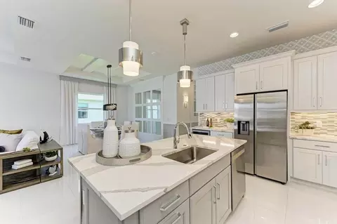 Kitchen - 4108 Sea Marsh Pl, Parrish, FL 34219 photo 5 of 7