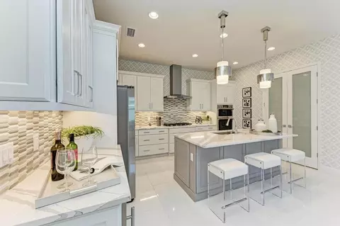 Kitchen - 4108 Sea Marsh Pl, Parrish, FL 34219 photo 2 of 7