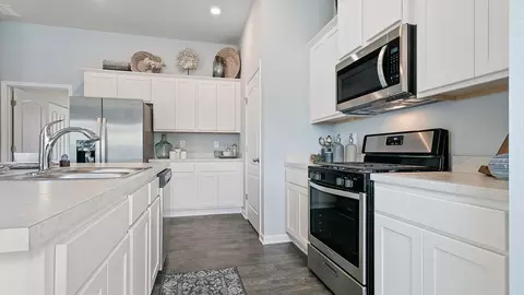 Kitchen - 5 Mulligan Way, Bunnell, FL 32110 photo 5 of 6