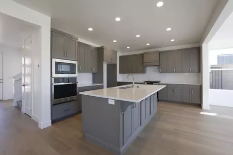 Kitchen - 52 E Dakar Ln, Saint George, UT 84790 photo 5 of 6