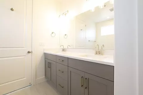 Bath - 52 E Dakar Ln, Saint George, UT 84790 photo 3 of 6