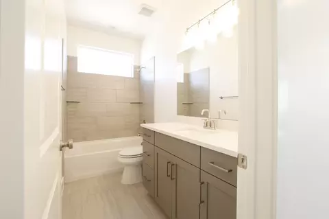 Bath - 52 E Dakar Ln, Saint George, UT 84790 photo 2 of 6