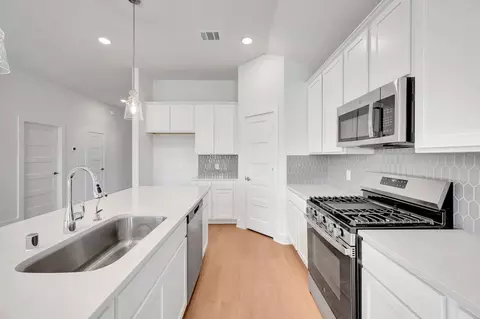 1816 Sleeping Hills Dr, Rosenberg, TX 77471
