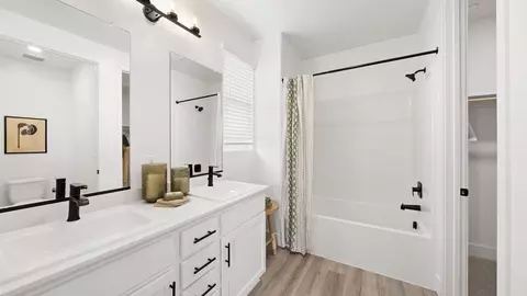 Bath - 186 River Oak Dr, Merced, CA 95341 photo 1 of 3