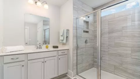 Bath - 2899 Fish Hawk Ln, Florence, SC 29505 photo 1 of 4