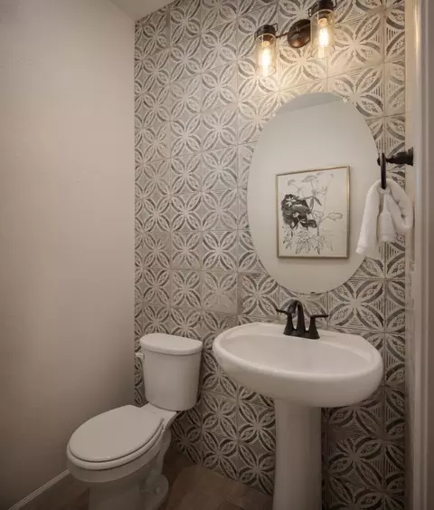 Bath - 2388 Brehler Ave, Sanger, CA 93657 photo 1 of 6
