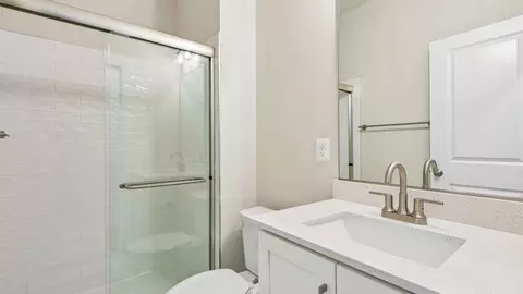 Bath - 2729 Light St, Baltimore, MD 21230 photo 5 of 8