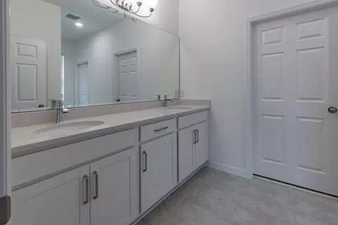 Bath - 2018 Beevalley Way, Deland, FL 32724 photo 1 of 4