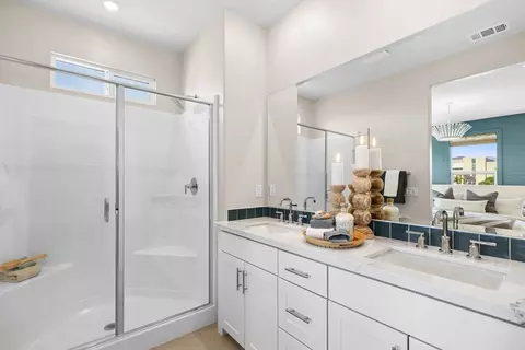 Bath - 634 E Fourth St, Pomona, CA 91766 photo 2 of 3