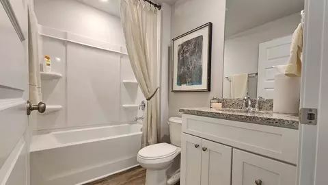 Bath - 106 Strawberry Dr, Lucedale, MS 39452 photo 3 of 5