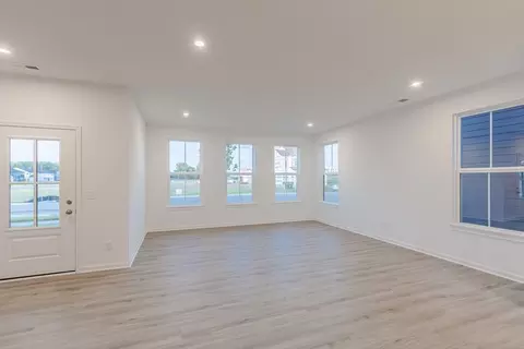 Living - 2886 Evergreen Ave, Plainfield, IN 46168 photo 1 of 7