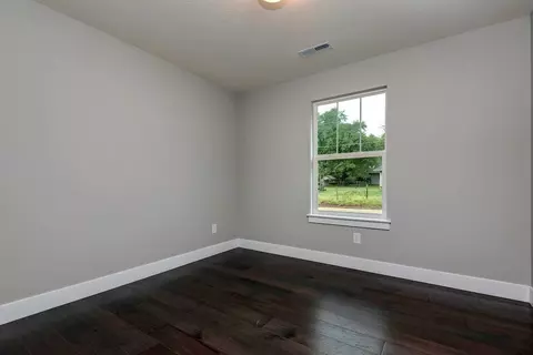 Bedroom - 1917 Wellington Dr, Ozark, MO 65721 photo 3 of 3