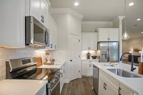 Kitchen - 14959 Arrowhead Ct, Silverhill, AL 36576 photo 2 of 2