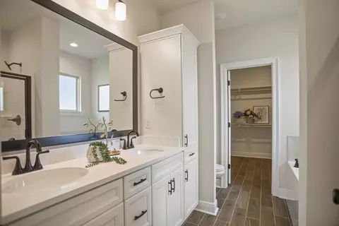 Bath - 14959 Arrowhead Ct, Silverhill, AL 36576 photo 1 of 2