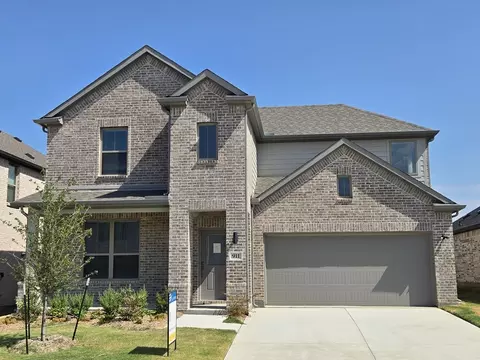 911 Sleepy Landing Dr, Lavon, TX 75166