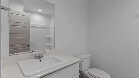 Bath - 7304 9th St, Lubbock, TX 79416 photo 2 of 6