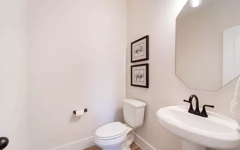 Bath - 7300 Poplar Dr, Argyle, TX 76226 photo 9 of 9