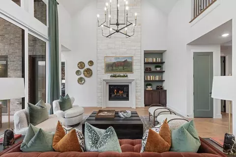 Living - 2113 Tupelo Trl, Argyle, TX 76226 photo 5 of 14