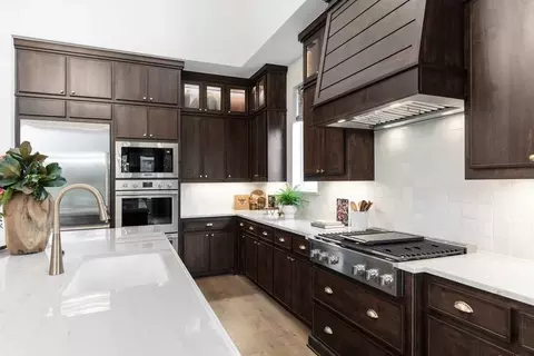 Kitchen - 2113 Tupelo Trl, Argyle, TX 76226 photo 6 of 12