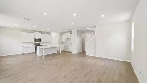 Living - 17325 Whiskey Creek Trl, Parrish, FL 34219 photo 1 of 2