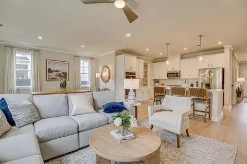 Living - 3820 Alligator Rd, Florence, SC 29501 photo 4 of 6