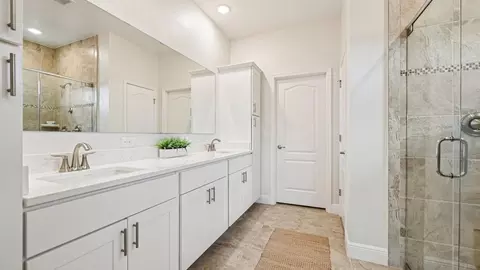 Bath - 7035 Berwick Cir, Labelle, FL 33935 photo 3 of 3