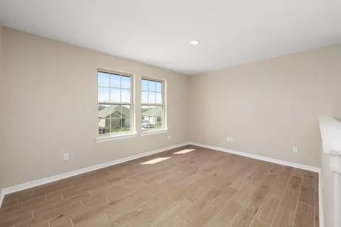 Living - 5101 Carambola Ln, Laredo, TX 78046 photo 4 of 7