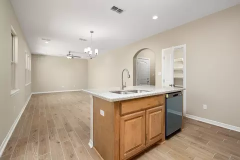 Living - 5101 Carambola Ln, Laredo, TX 78046 photo 3 of 7