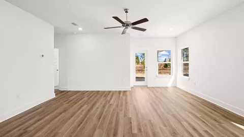 Living - 91 Gray Owl Dr E, Freeport, FL 32439 photo 1 of 3