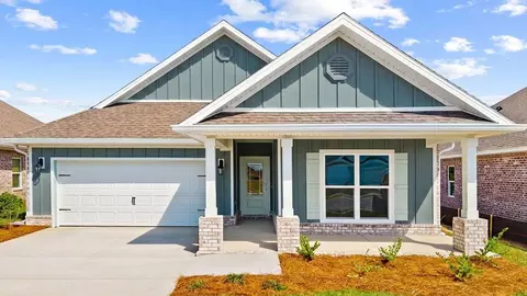 91 Gray Owl Dr E, Freeport, FL 32439