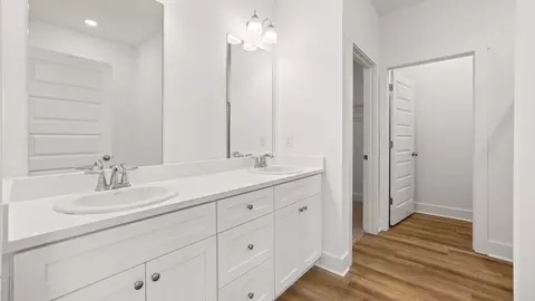Bath - 91 Gray Owl Dr E, Freeport, FL 32439 photo 1 of 4