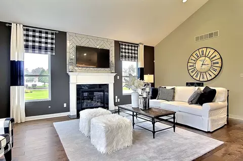 Living - 6466 E 104th Ave, Winfield, IN 46307 photo 3 of 6