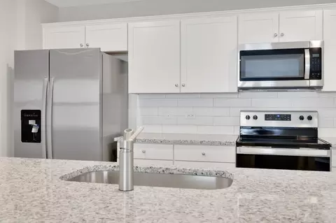 Kitchen - 3161 Gadwall Rd, Orange Park, FL 32073 photo 3 of 5