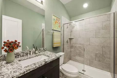 Bath - 245 Eagle View Ln, Commerce, TX 75428 photo 1 of 4